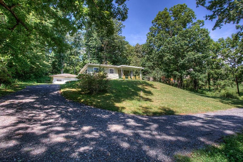 Furnished Finder property 404725_1 photo 25