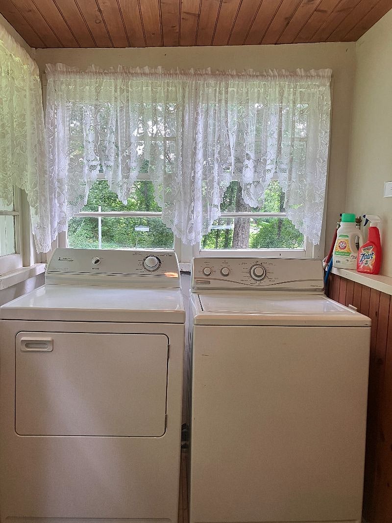 Furnished Finder property 404725_1 photo 30