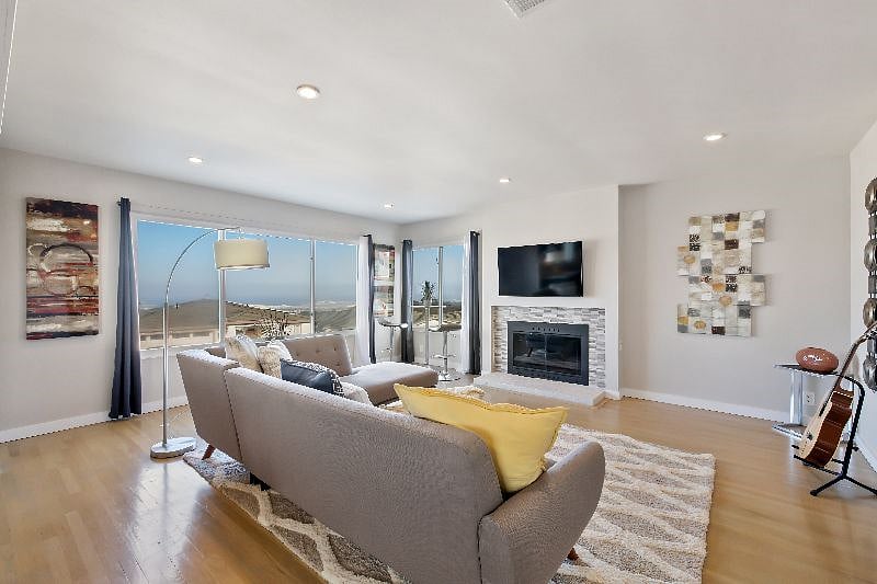 Furnished Finder property 404738_1 photo 3