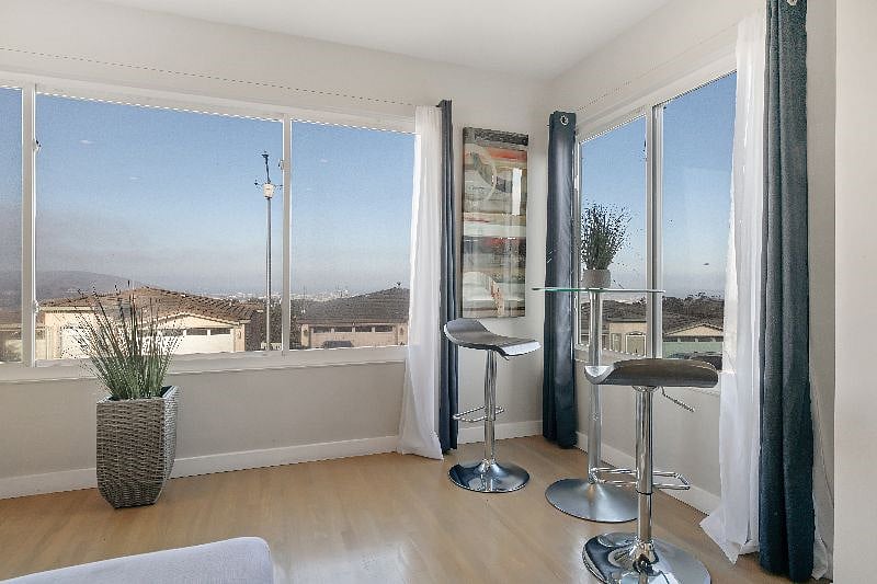 Furnished Finder property 404738_1 photo 9