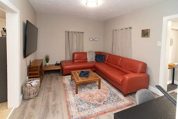 Furnished Finder property 404756_1 photo 6