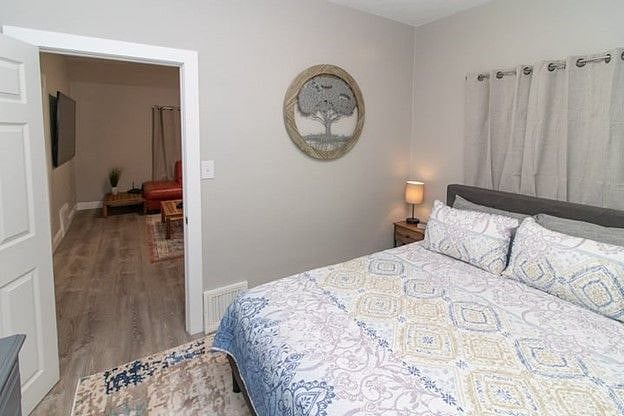 Furnished Finder property 404756_1 photo 10