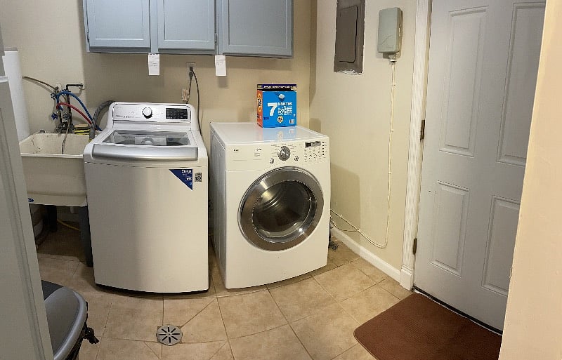 Furnished Finder property 404761_1 photo 4