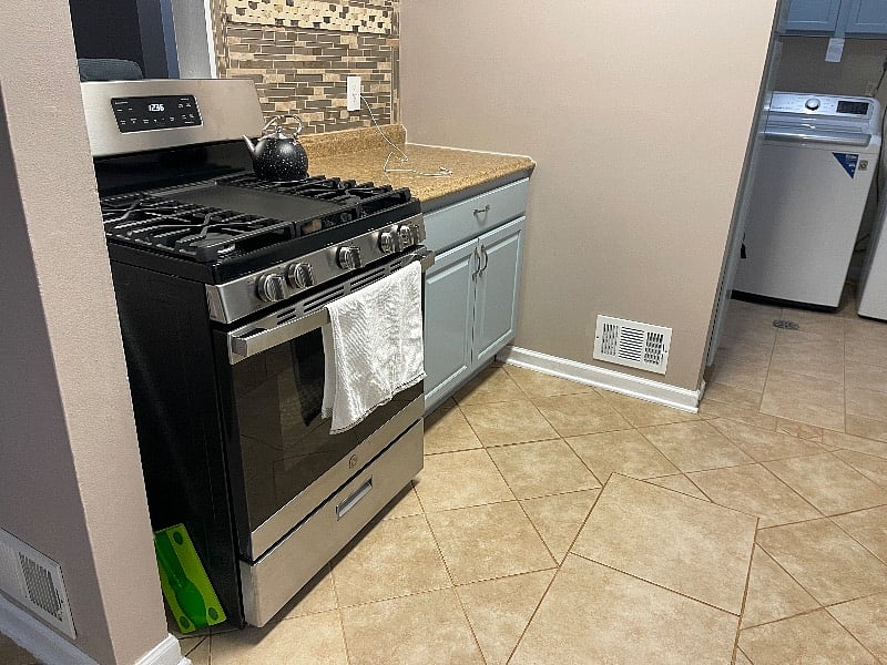 Furnished Finder property 404761_1 photo 6