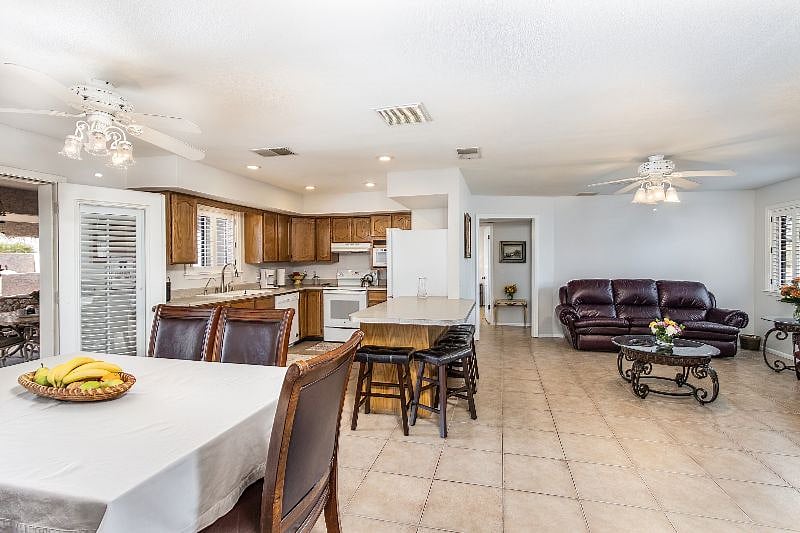 Furnished Finder property 404771_1 photo 9