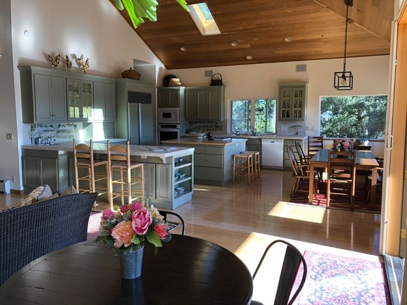 Furnished Finder property 404804_1 photo 23