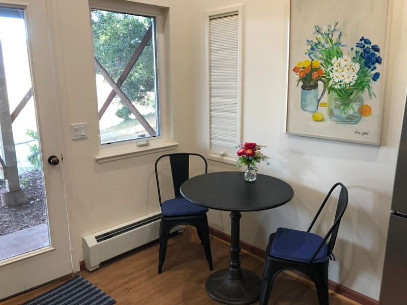 Furnished Finder property 404804_2 photo 2