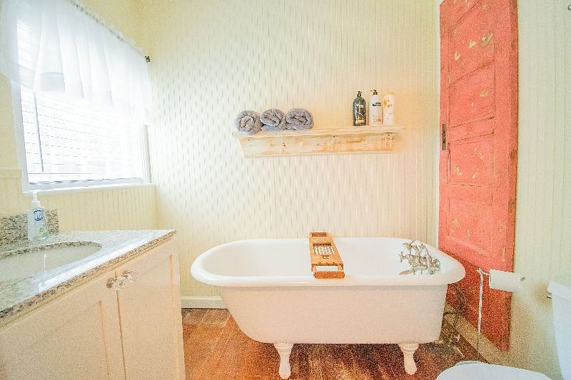 Furnished Finder property 404810_1 photo 24