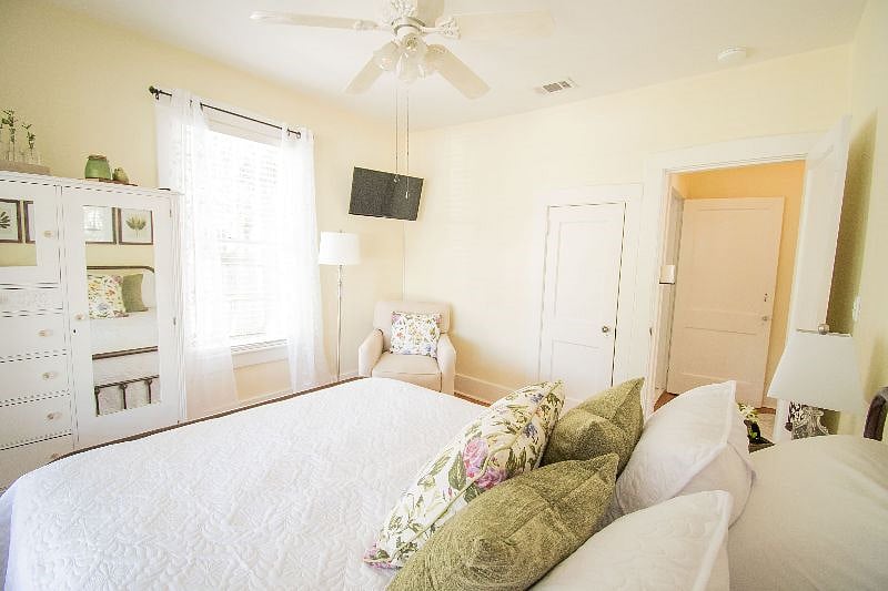 Furnished Finder property 404810_1 photo 36