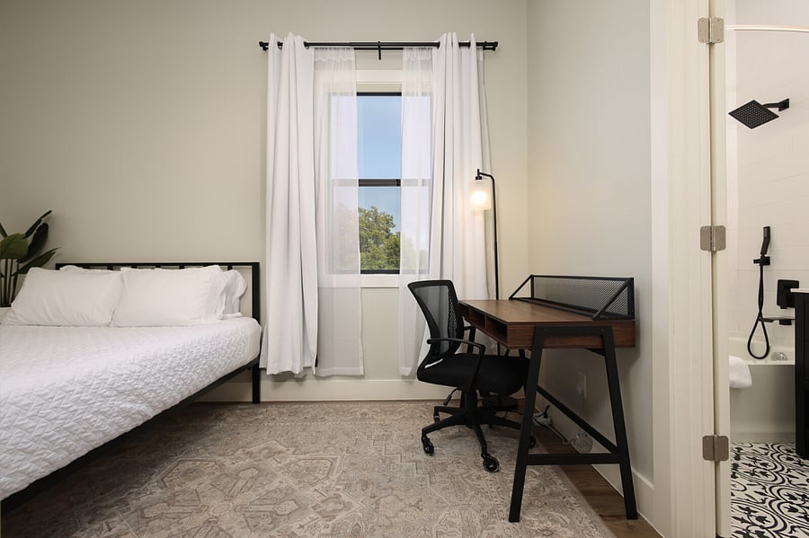 Furnished Finder property 404815_1 photo 23
