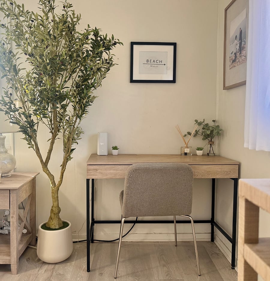 Dedicated work space with blazing fast 1000 mbps WiFi