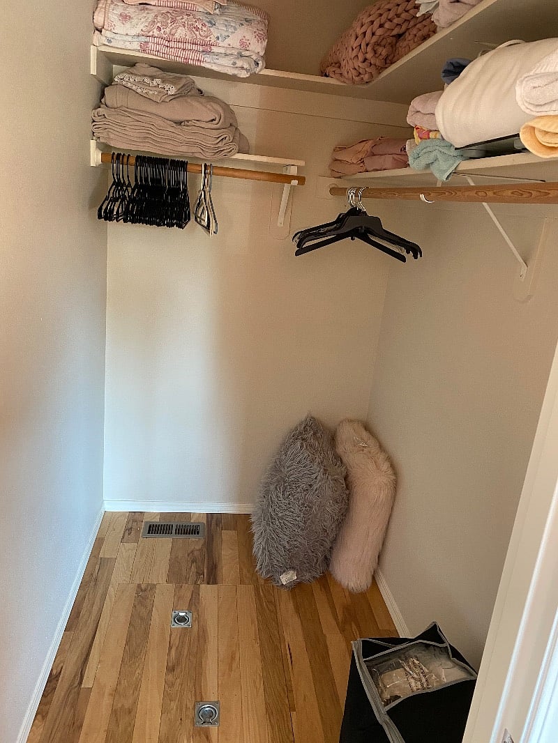Main bedroom walk-in closet