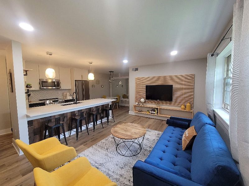 Furnished Finder property 404895_1 photo 3