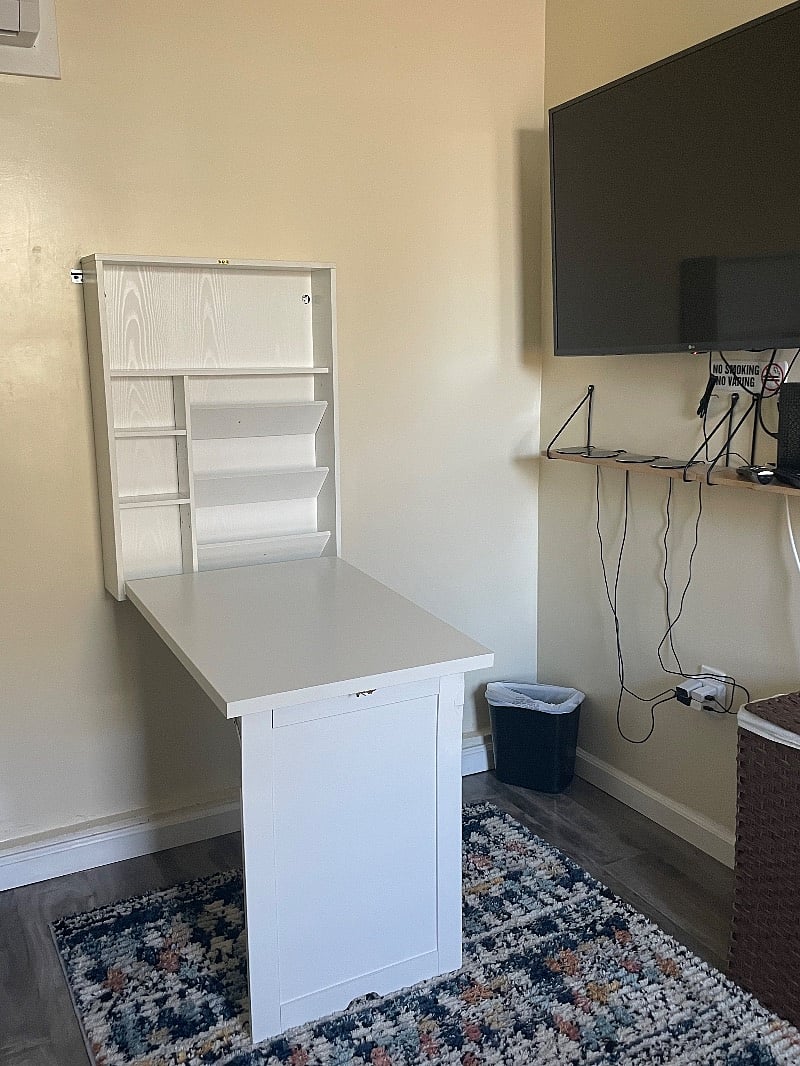 Retractable Desk (Collapsed)