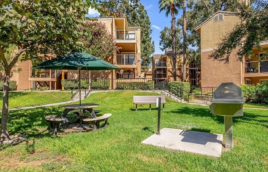 Furnished Finder property 404977_1 photo 17