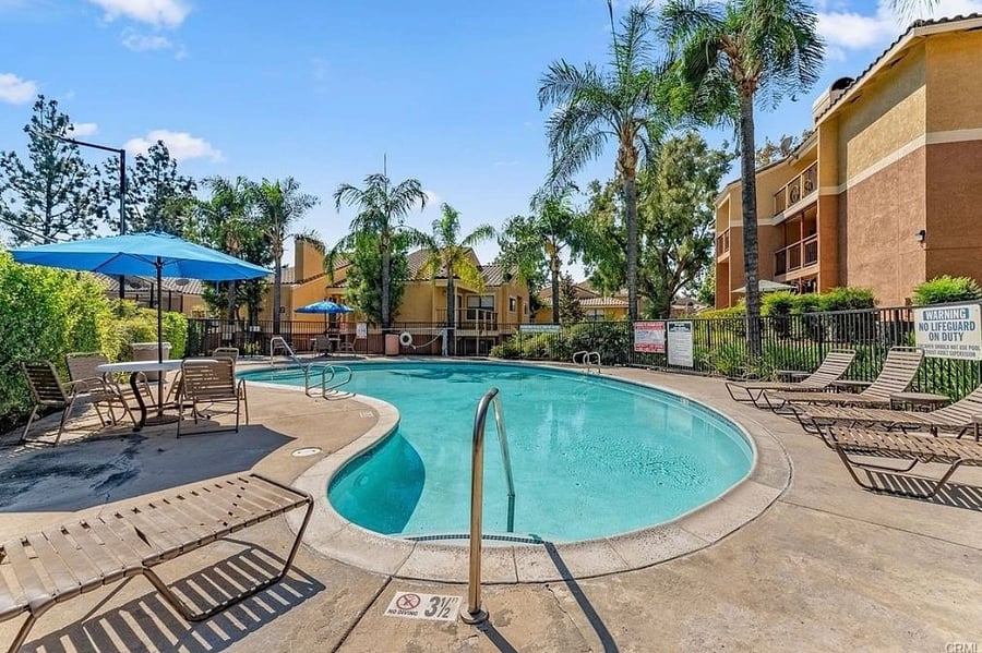 Furnished Finder property 404977_1 photo 16