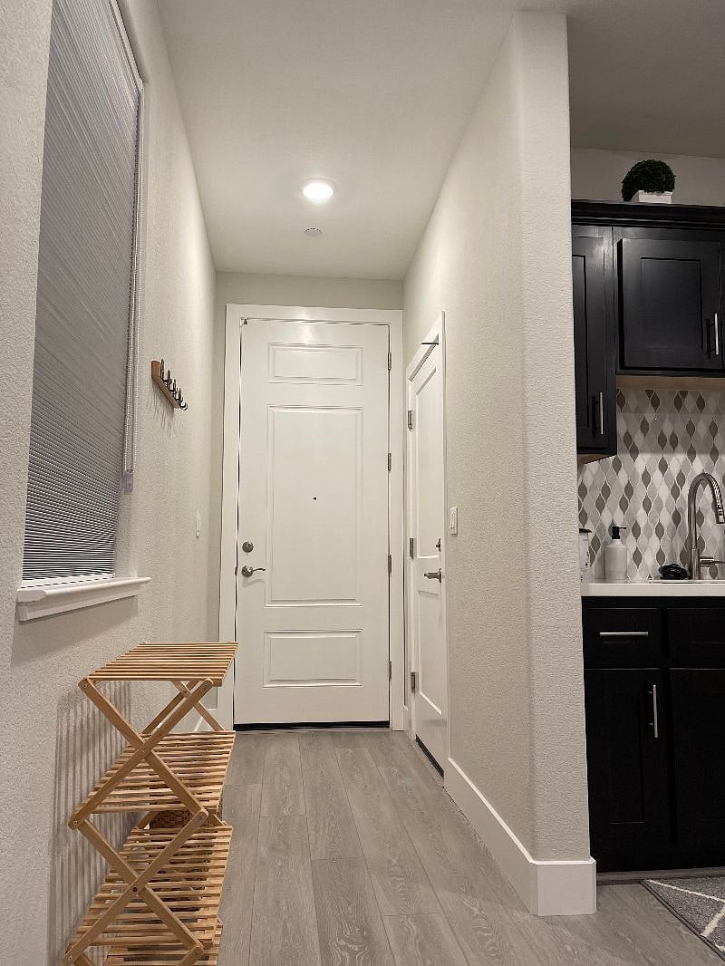 Furnished Finder property 404988_1 photo 3