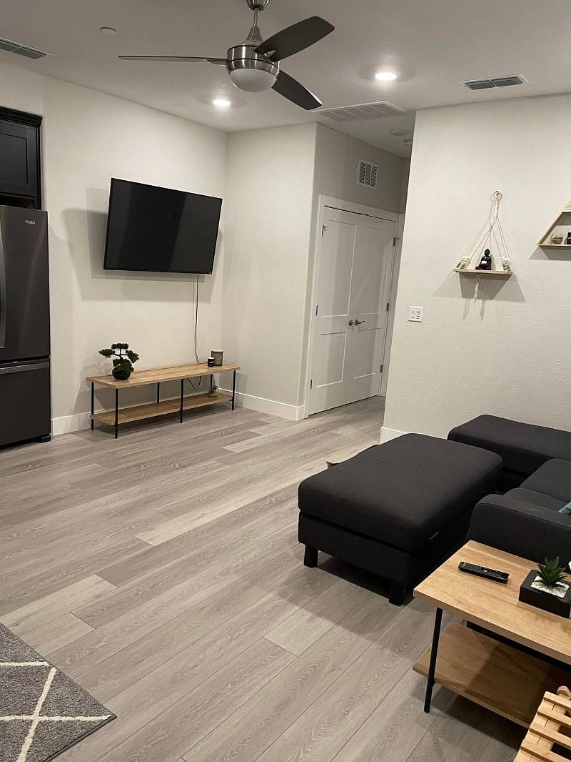Furnished Finder property 404988_1 photo 4