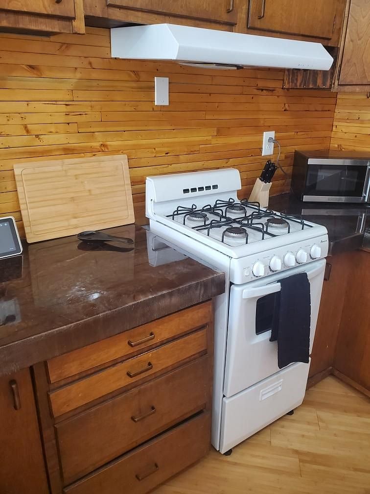 Furnished Finder property 404998_1 photo 3