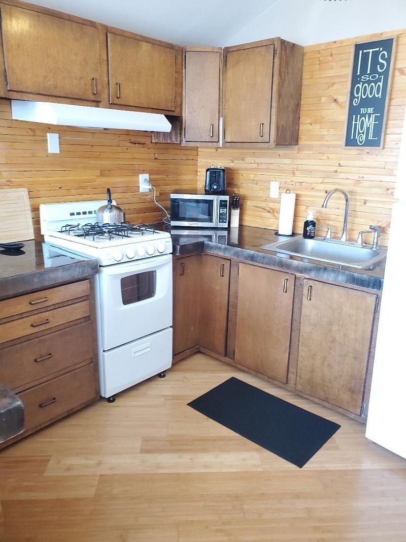 Furnished Finder property 404998_1 photo 8
