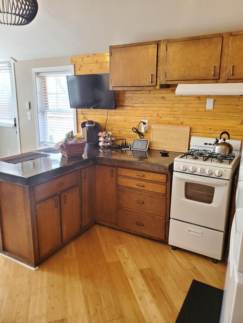 Furnished Finder property 404998_1 photo 9