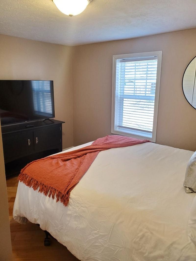 Furnished Finder property 404998_1 photo 23