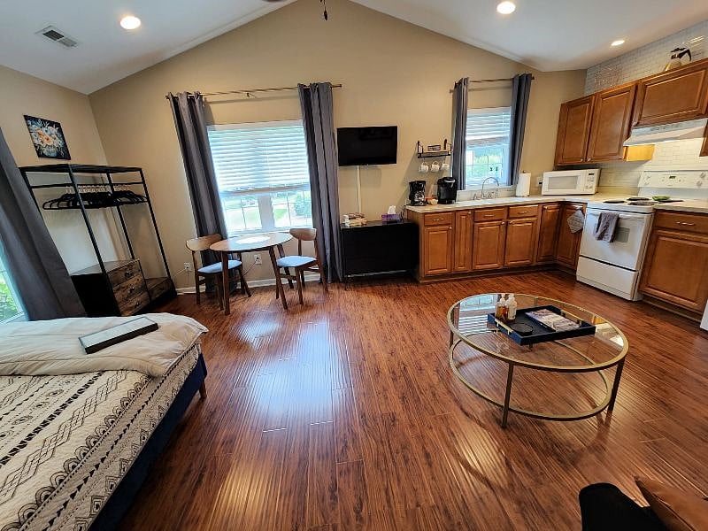Hanging storage, Drawes, Kitchen Table 