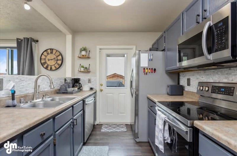 Furnished Finder property 405160_1 photo 8