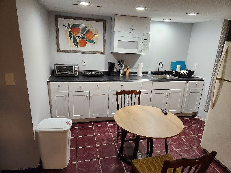 Furnished Finder property 405207_1 photo 7