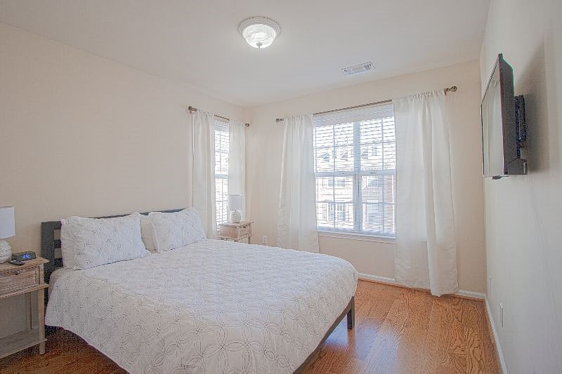 Furnished Finder property 405231_1 photo 24