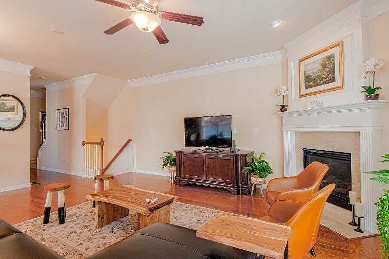Furnished Finder property 405231_1 photo 8