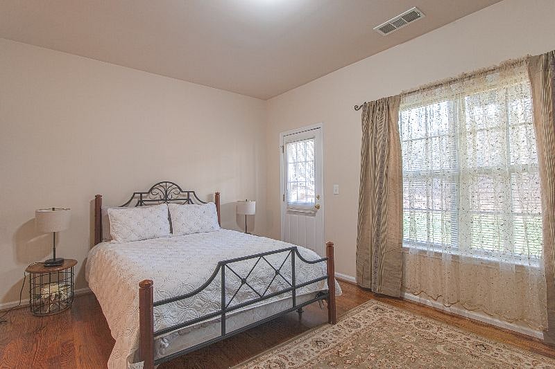 Furnished Finder property 405231_1 photo 27