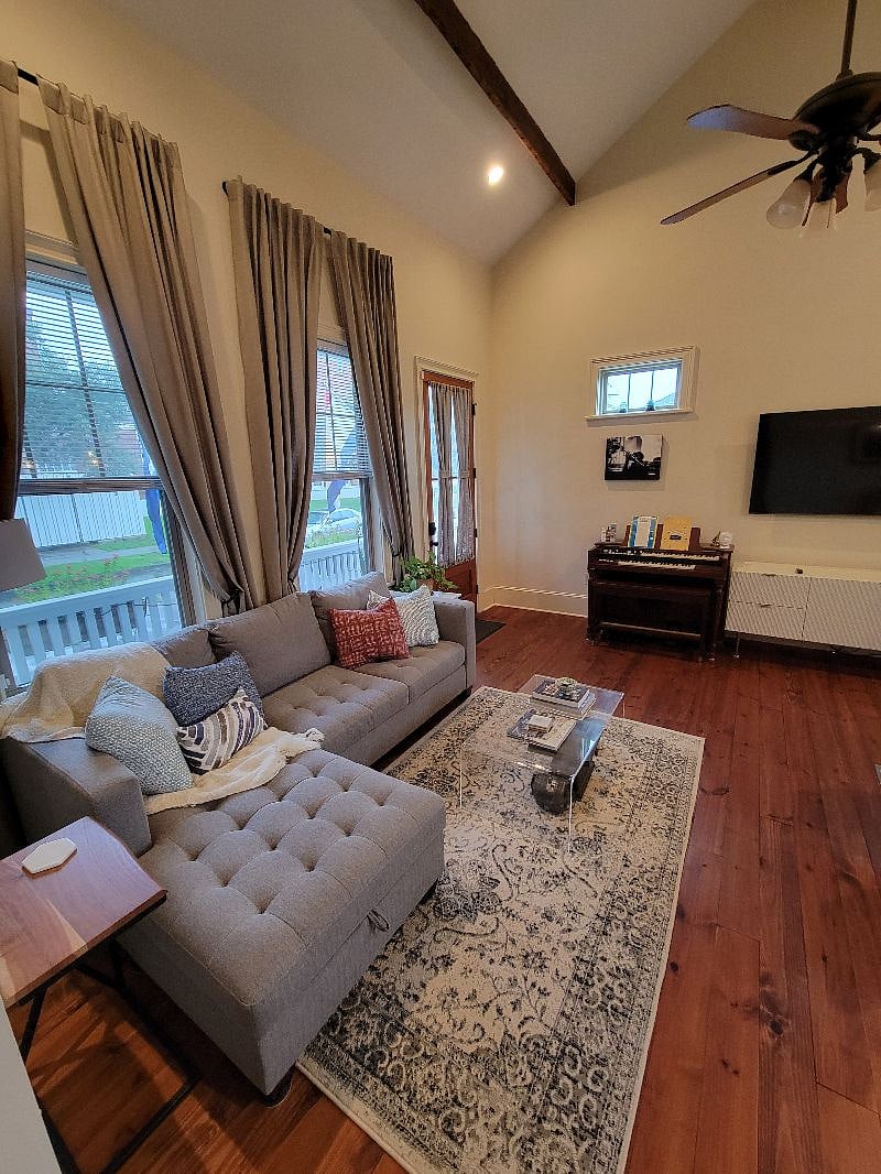 Living room - Hammond organ will likely be removed