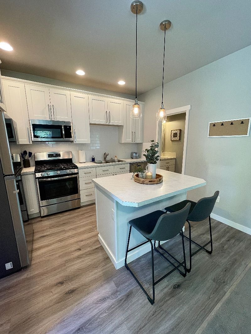 Furnished Finder property 405241_1 photo 8