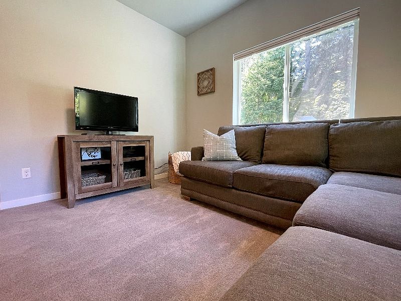 Furnished Finder property 405241_1 photo 3