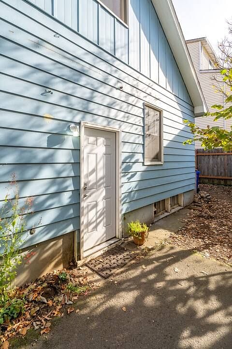 Furnished Finder property 405260_1 photo 11