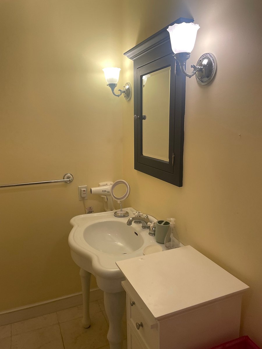 Furnished Finder property 405331_3 photo 8