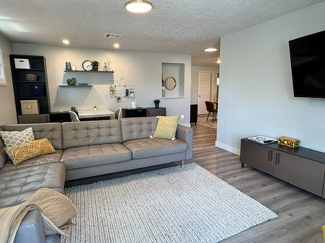 Furnished Finder property 405372_1 photo 3