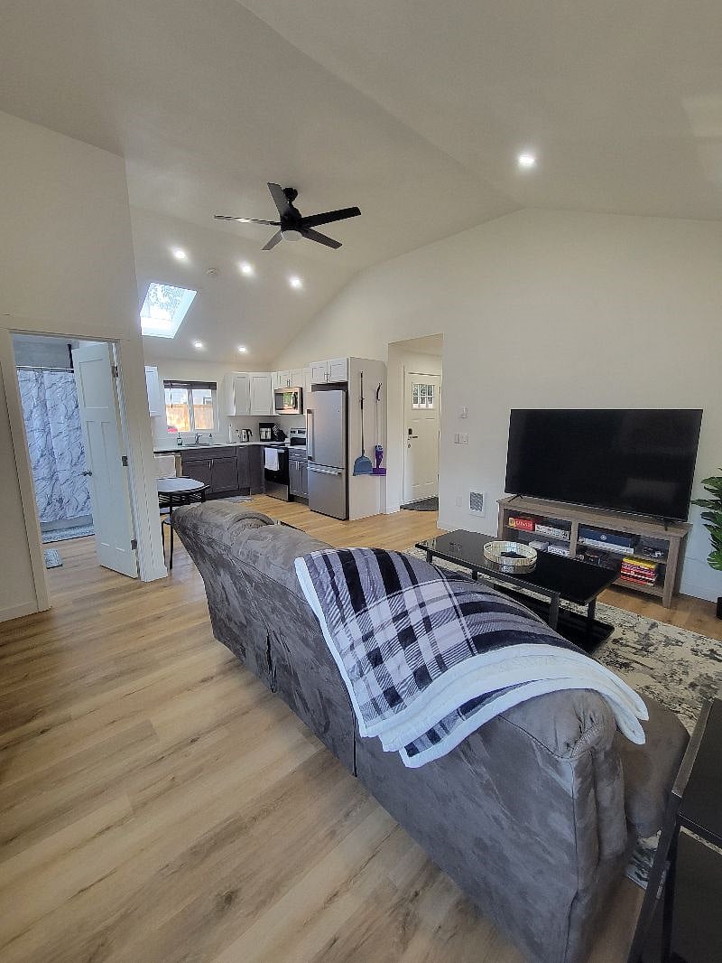Furnished Finder property 405379_1 photo 10