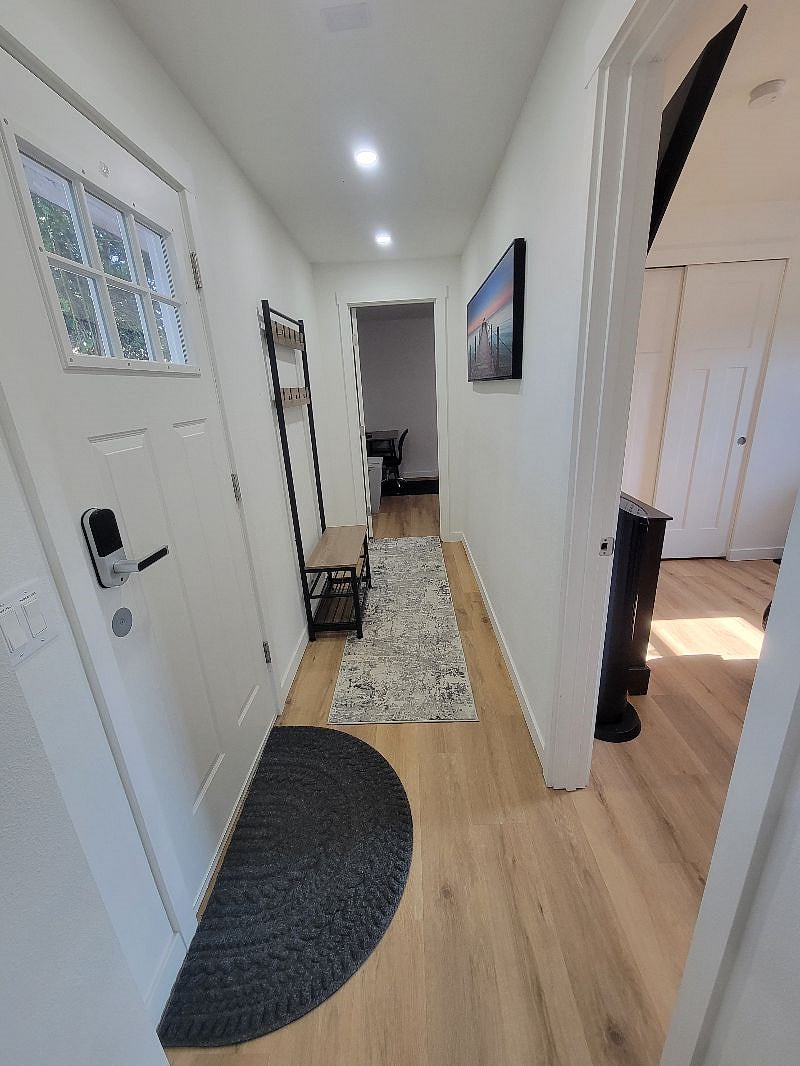 Furnished Finder property 405379_1 photo 18