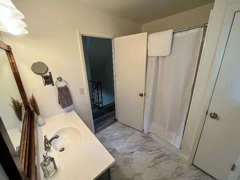 Furnished Finder property 405477_1 photo 17