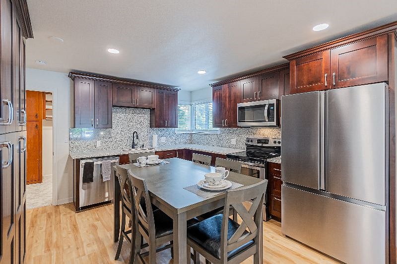 Furnished Finder property 405543_1 photo 27