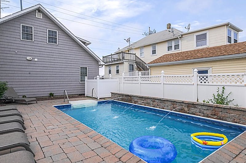Furnished Finder property 405587_2 photo 11