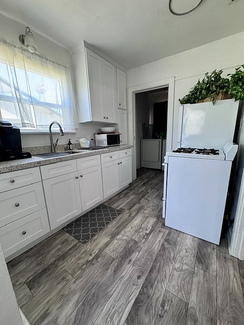 Furnished Finder property 405644_1 photo 4