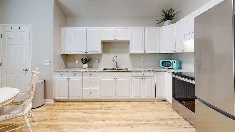 Furnished Finder property 405660_1 photo 9