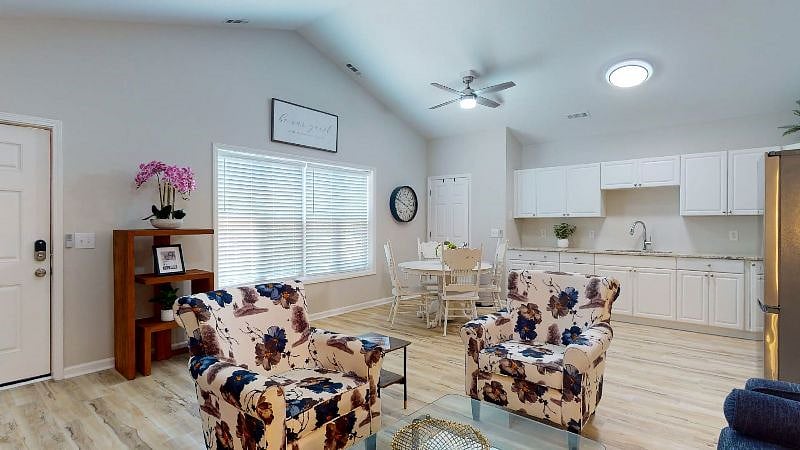 Furnished Finder property 405660_1 photo 20