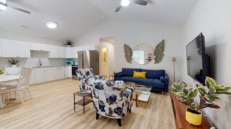 Furnished Finder property 405660_1 photo 21