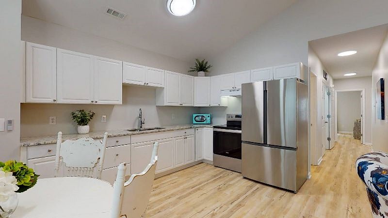 Furnished Finder property 405660_1 photo 23