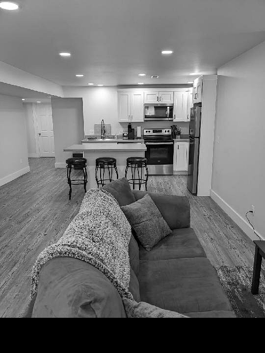 Furnished Finder property 405667_1 photo 4