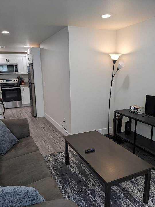 Furnished Finder property 405667_1 photo 10